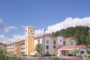 Гостиница Super 8 by Wyndham Austell/Six Flags  Остелл